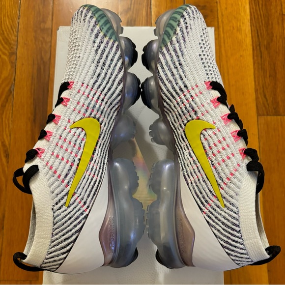 Nike Air Vapormax Flyknit 3 - Picture 4 of 11